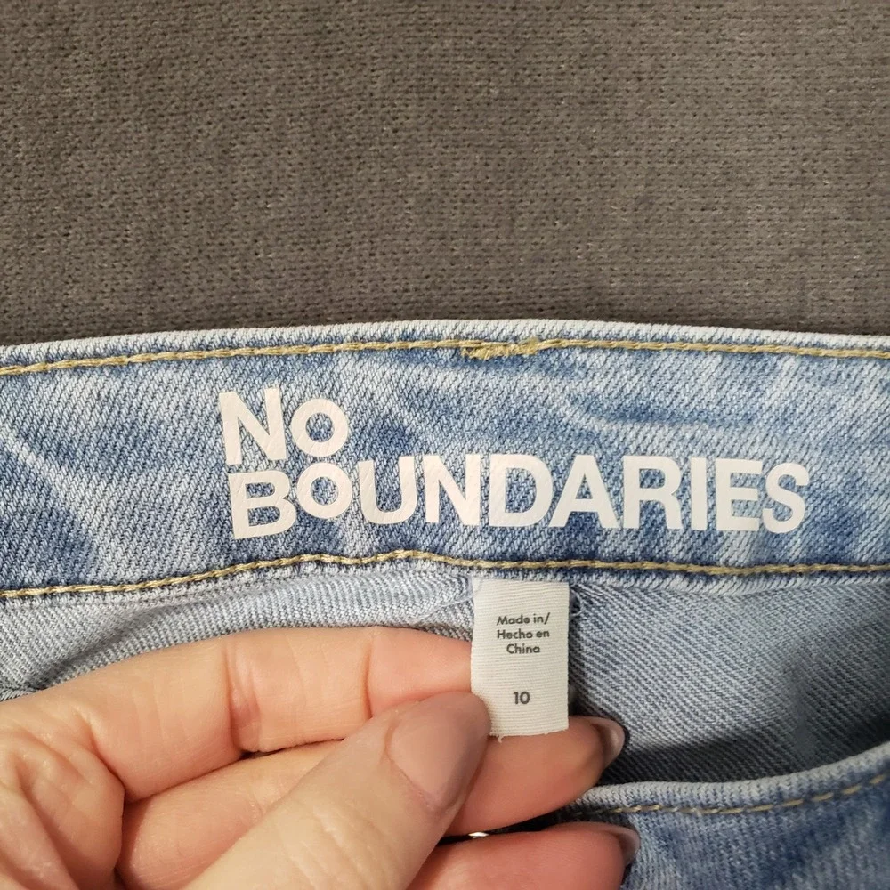 No Boundaries Bootcut Jeans Womens 10 Light Wash Heart Embroidered‎ Denim